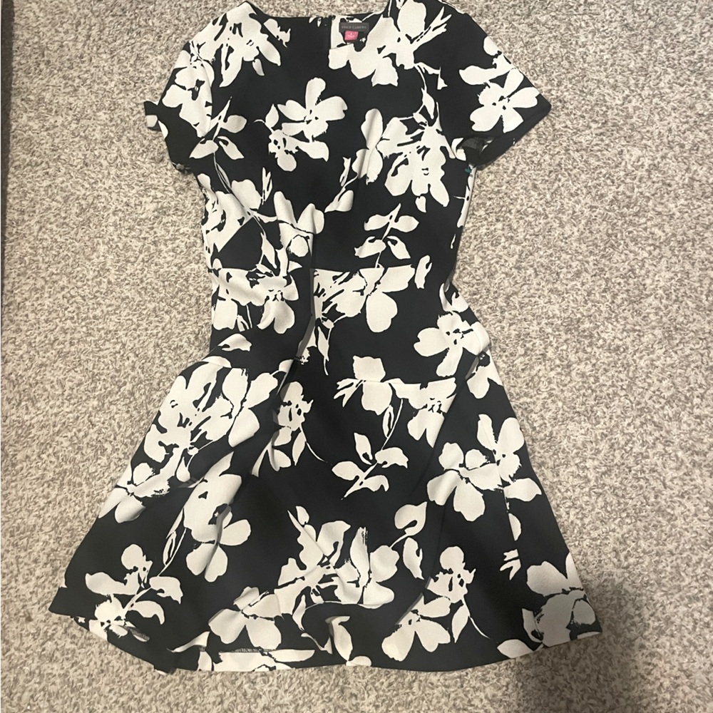 Vince Camuto size 6 dress